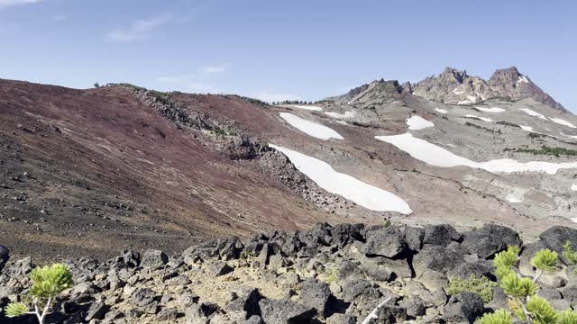 Broken Top & Three Sisters Mountains – Tam McArthur Rim Trail – Central Oregon – 4K