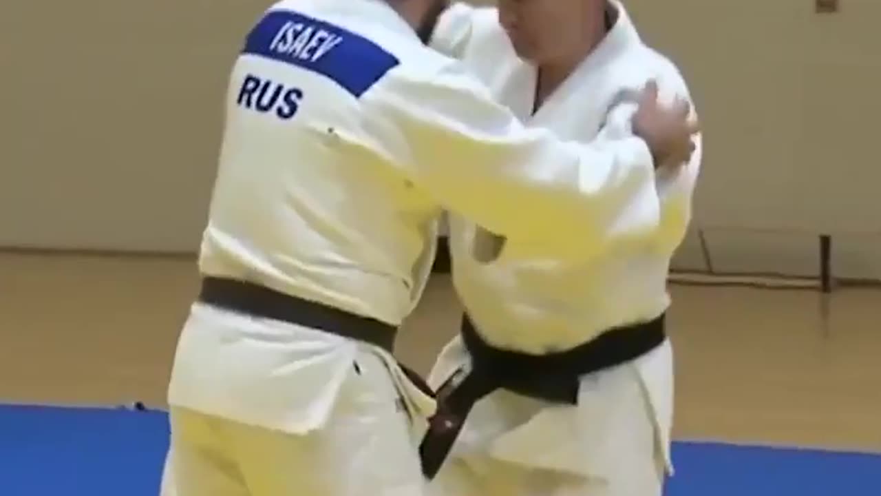 Putin Spars With Russian Judo Team