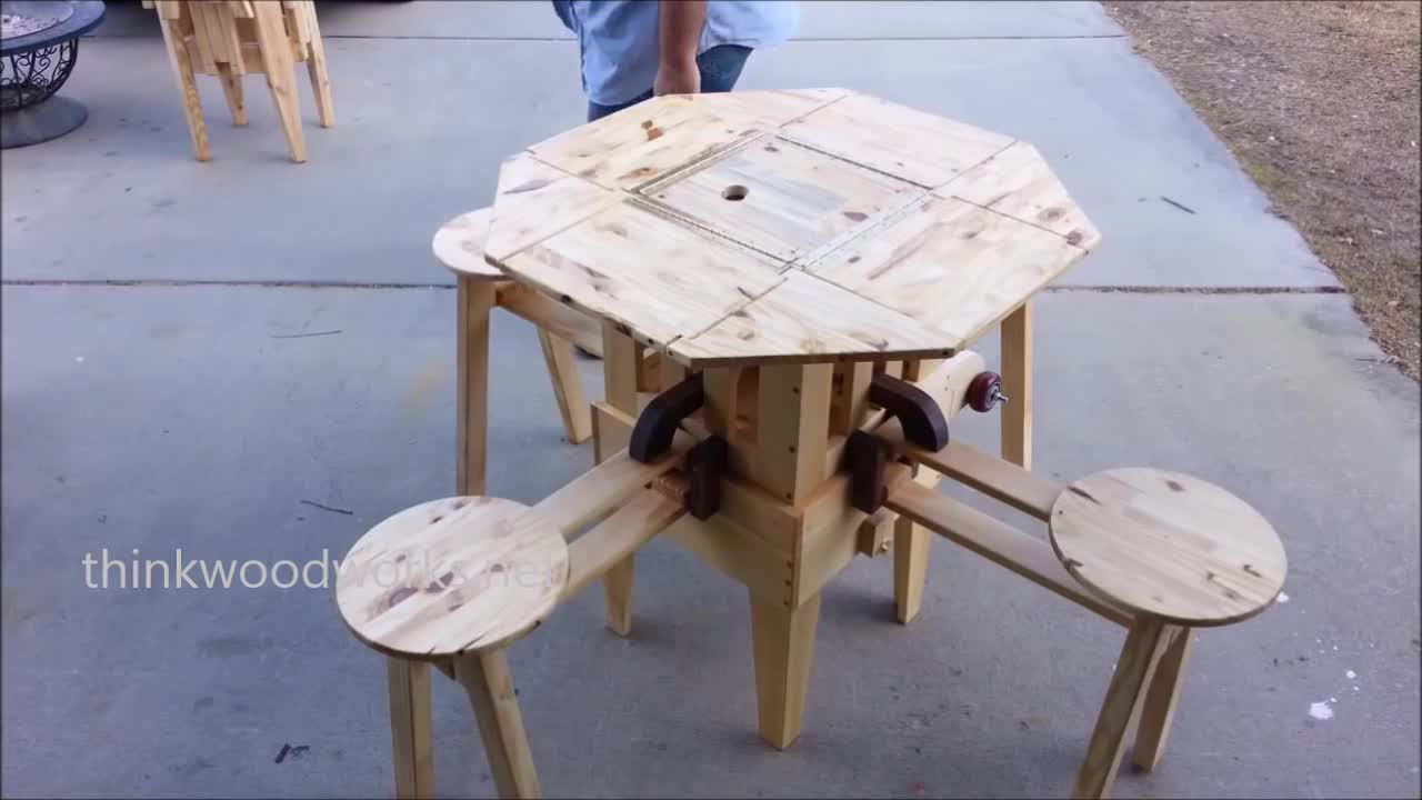 Carpenter Made A Picnic Table That Folds Into A Box