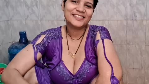 Hot Sarekhe Bhabhi In Nighty She Tack Morning Bath Vlog 🚿🚿