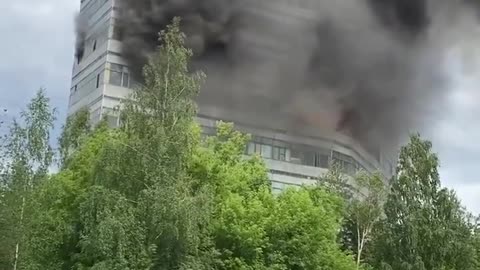 🔥 🔥 A radio-electronics defense industry enterprise is burning in Moscow.P2