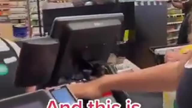 A causa di idioti come questa, verremo fottuti tutti...