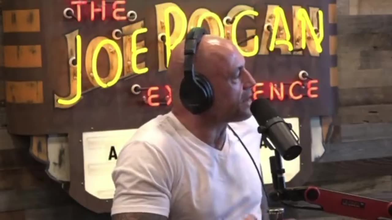 Joe Rogan and Bryan Callen discuss “classified documents” accusation against Donald Trump