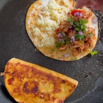 How to make pulled chicken tacos that will make everyone's mouth water 😋
