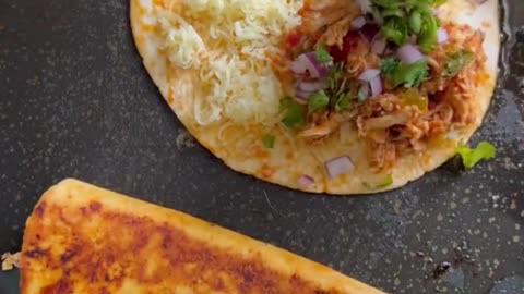 How to make pulled chicken tacos that will make everyone's mouth water 😋