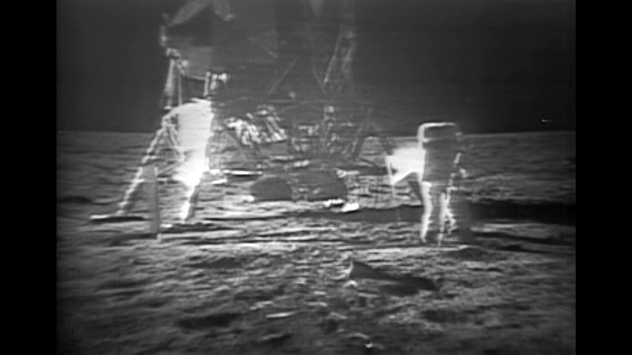 Apollo_11_moonwalk_montage