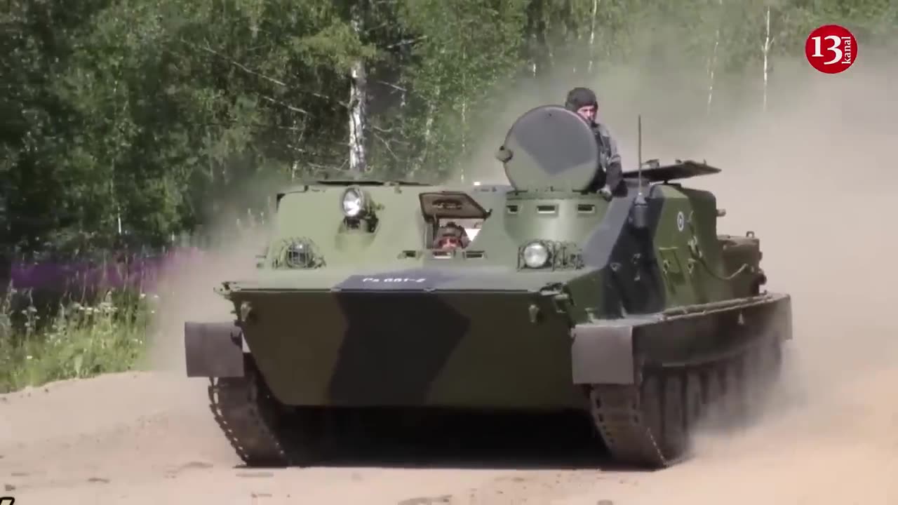 RUSSIA BRING ITS 60 YEAR OLD TANK IN THE FRONT - PUTIN'S ARMY RELIES ON OLD TANKS