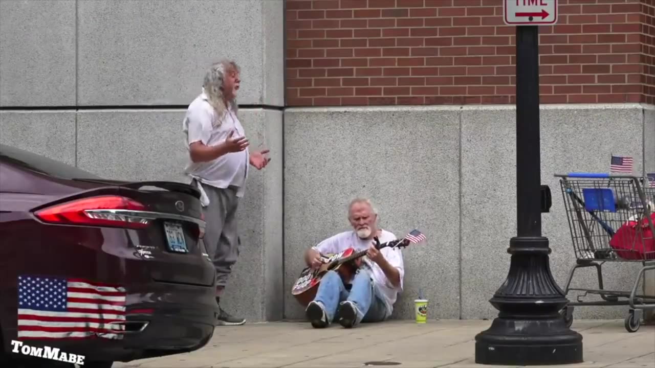 HOMELESS BUT NOT PATRIOTLESS...PLEASE SHARE THIS IF YOU LOVE THIS PATRIOT