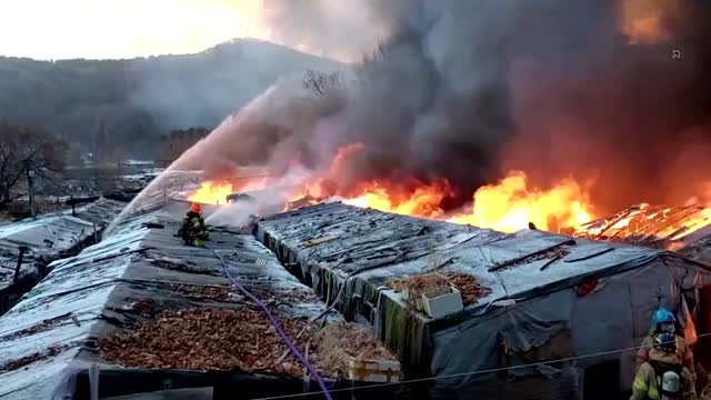 Fire rages at shanty town in Seoul, 500 evacuated