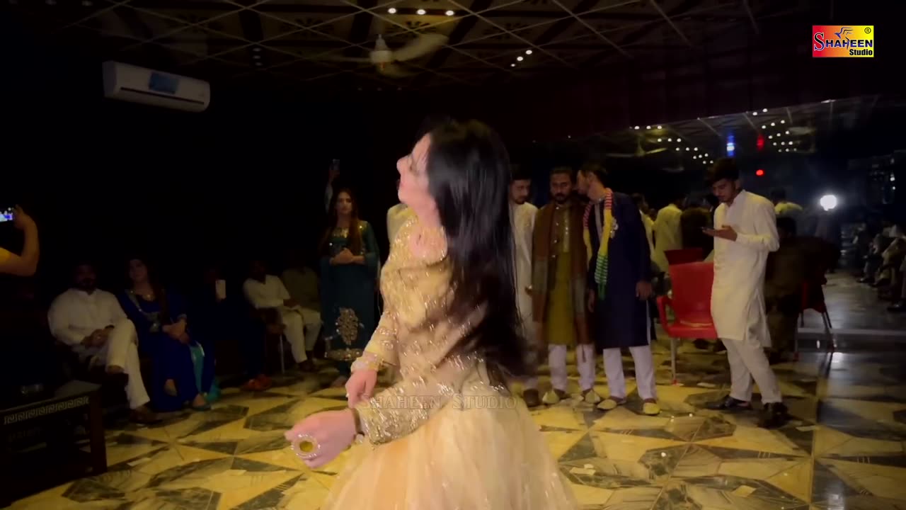 Mehak Malik - Tu Banda Munafiq Hain - Saraiki Dance Performance 2023