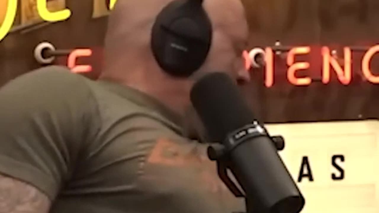 Joe Rogan & Theo Von Smelling Salts