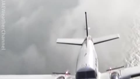 DUBAI - PIOGGIA ARTIFICIALE: Video ufficiale attraverso cui gli UAE spiegano