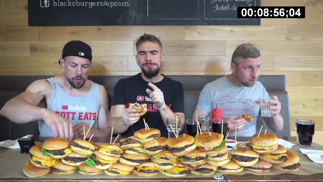 🍔 IMPOSSIBLE 25LB BURGER CHALLENGE (60 BURGERS) | Unbeaten Food Challenge 🍔