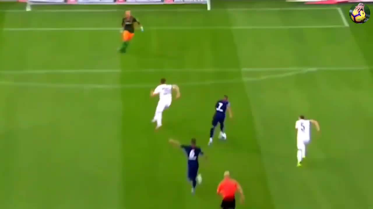 Kylian Mbappe goes Sicko