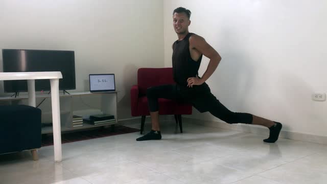 5 Minute ISO Lunge Hold Challenge (How long can you hold it)