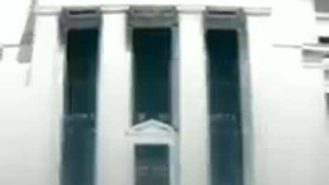 SOLO ERES PROPIEDAD DE UNA CORPORACIÓN