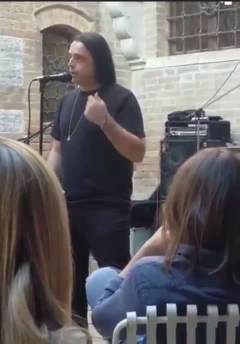 Non ho mai avuto alcuna paura di metterci la faccia e di denunciare ..