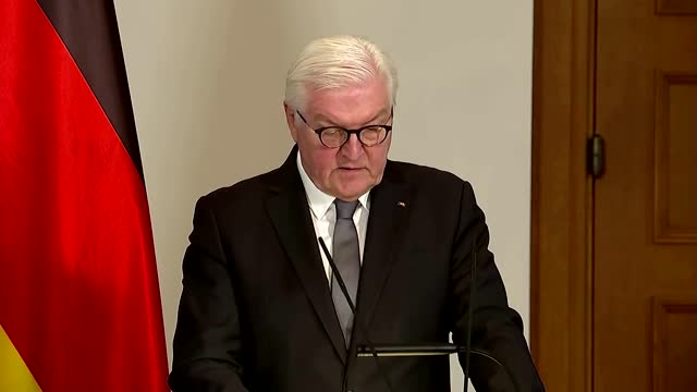 'Stop the craziness of this war' -German president