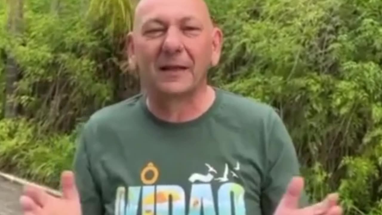 Luciano hang fora da lei?