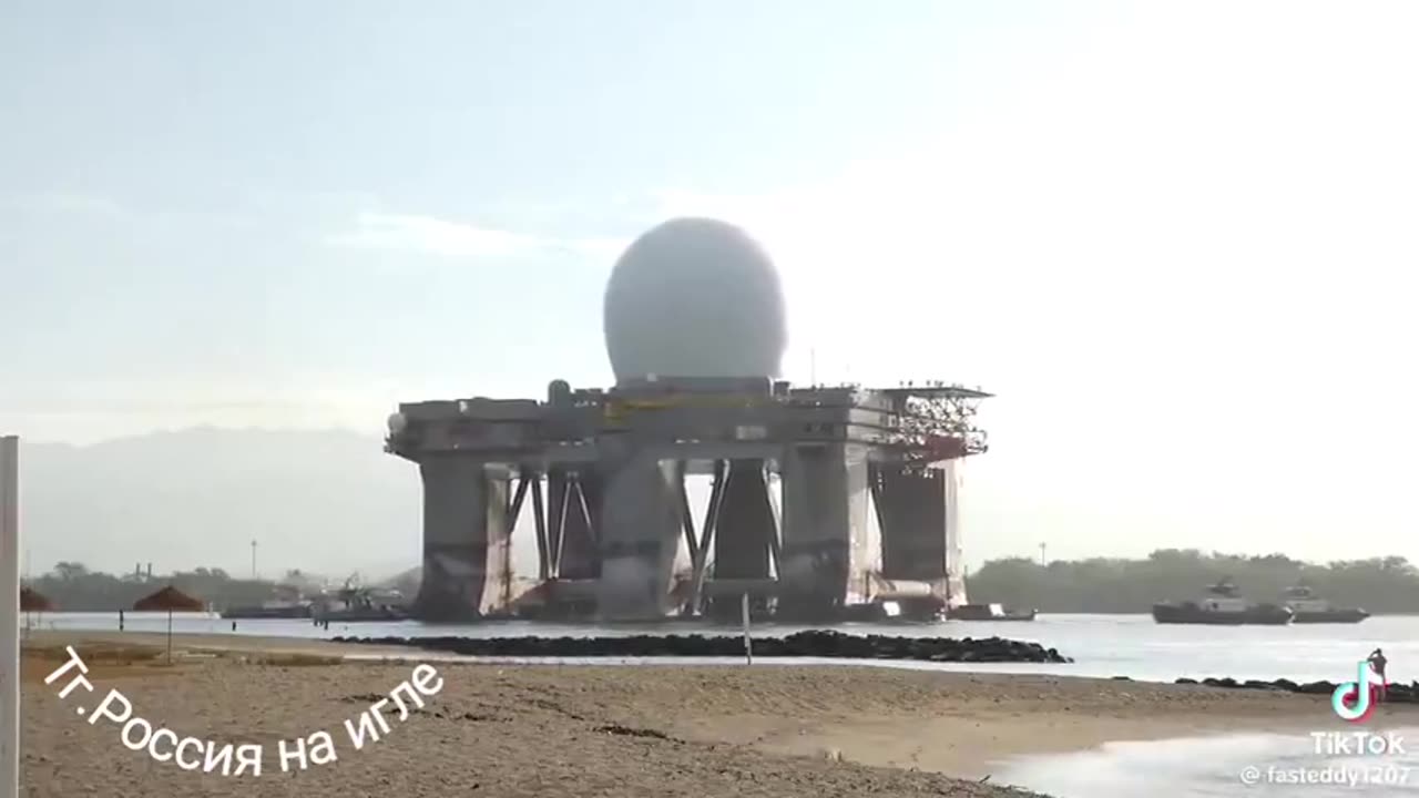 There's not much to see here, just the latest HAARP outpost being towed into the Caribbean 🌊