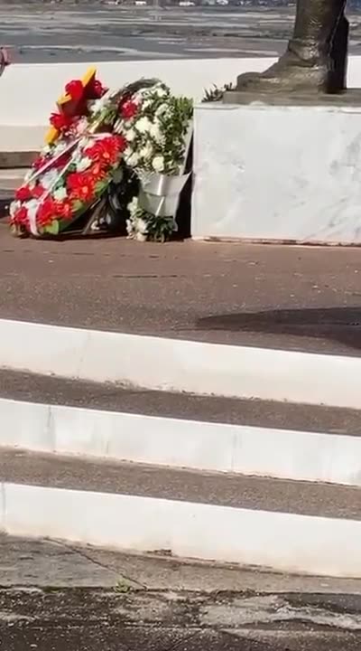 Digjen kurorat në varrezat e dëshmorëve Shkoder