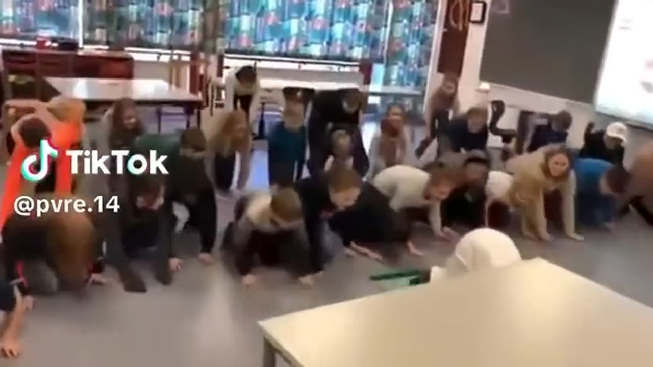 Παιδιά σε σχολείο στη Δανία μαθαίνουν πώς να προσεύχονται στον Αλλάχ!!!