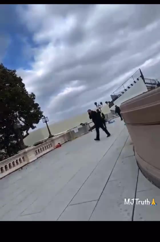 January 6 - DC Officer “We Go Undercover as Antifa in the Crowd”