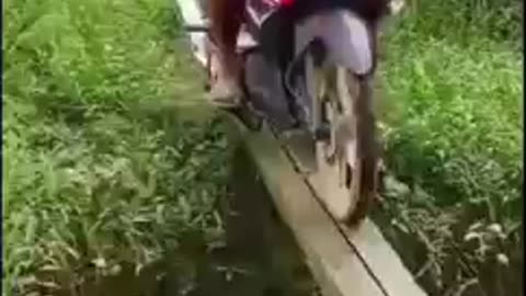 Crazy bike rider get lesson from this video