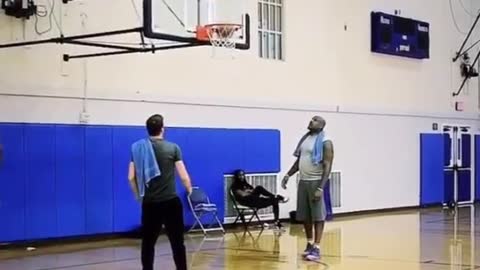 KD is back in the gym