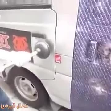 Man Unlocks Car Doors Without a Key