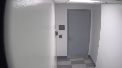 6141RHOBG1G101DStairwayLobbyEntry_2021-01-06_01h40min02s037ms.mp4