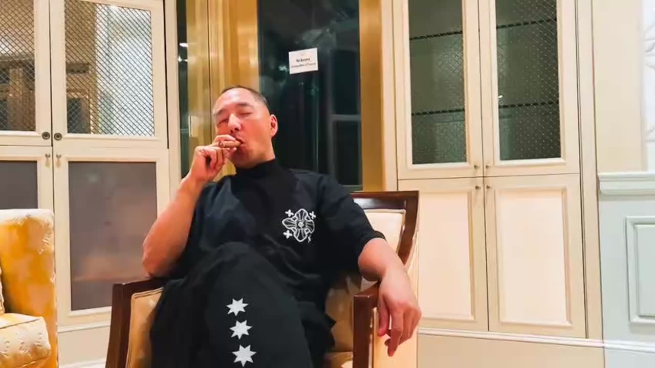 20220929文贵先生GETTR²:向战友们汇报…..七哥又抽雪茄了……. 哈梅内伊心脏手术失败…48小时内可能就会公布死亡信息