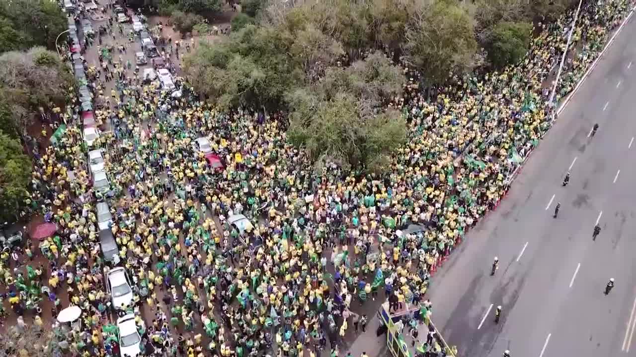 Hundreds of pro-Bolsonaro protesters call for military intervention in Brazil's capital | AFP