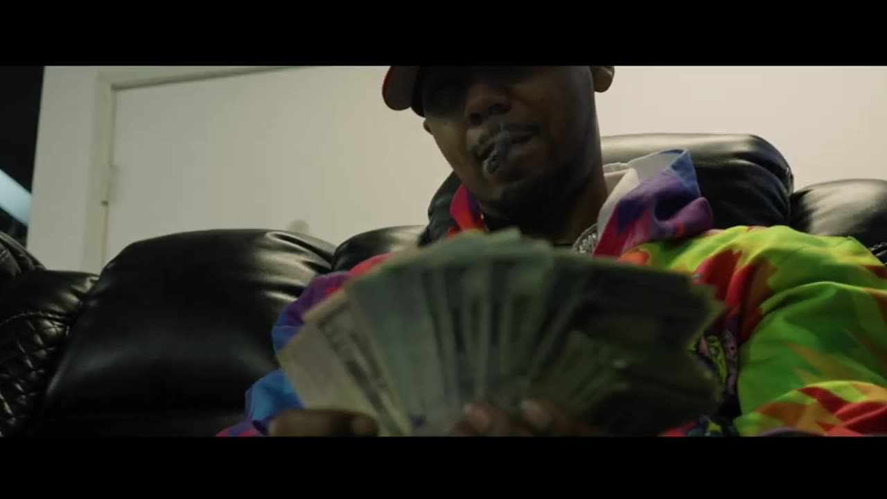 Juelz Santana ft Jadakiss - Party N Bullsht (Official Video)