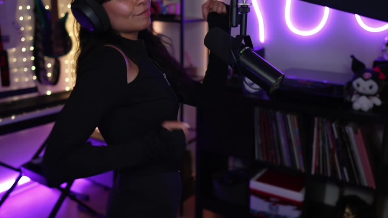 Sexy Streamer Girls #4