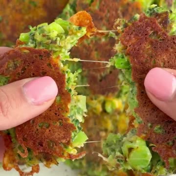 Cheesy Broccoli Fritters