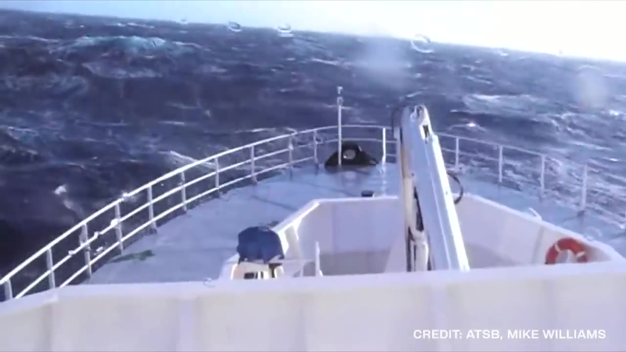 5 Massive Waves Caught On Camera
