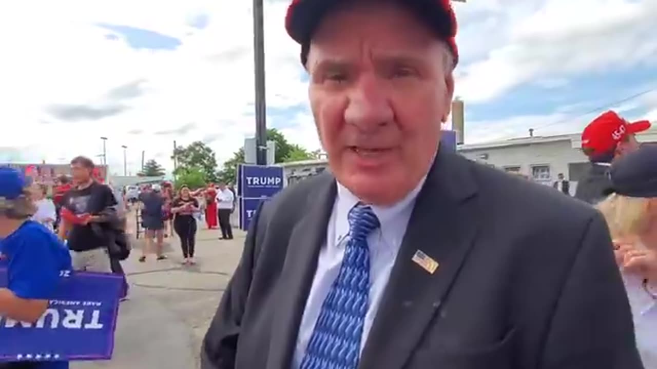 Crowd cheers President Trump as he was leaving the Trump Victory Office on Tuesday, 06-27-2023