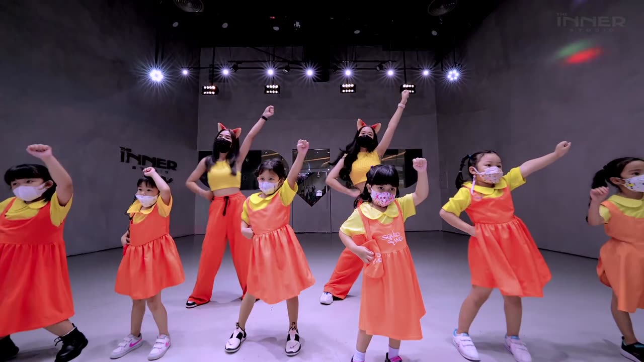 "ยกแก๊ง ชุดโกโกวา รุ่นจิ๋ว" 🐯 ครูจูน & ครูการ์ตูน x เหล่าวัยรุ่นโกโก Dance Cover Tongtang Family TV