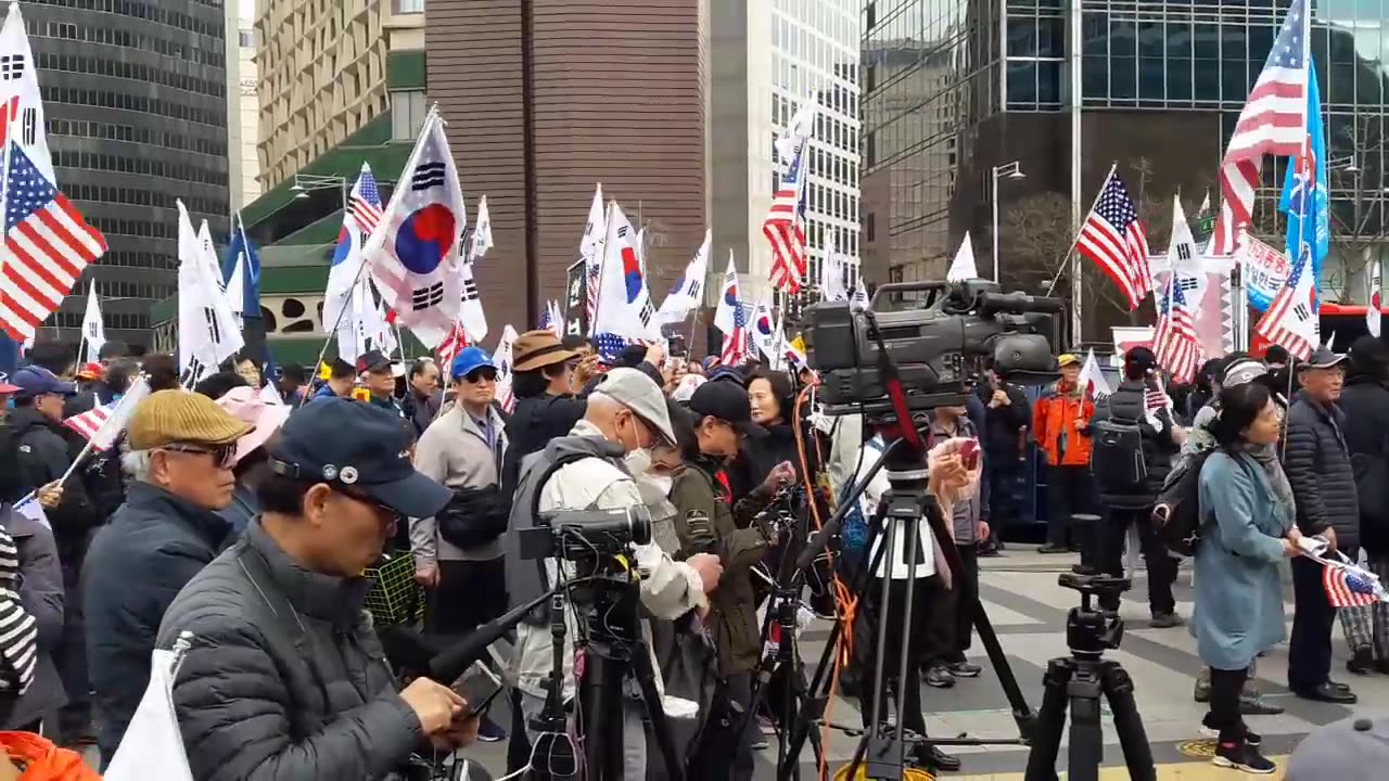 20180401_V3_S04(nikAZriyGnw)공산화 속도전 헌법개정을 막고자 가자!! 광화문 태극기 광장으로!!!
