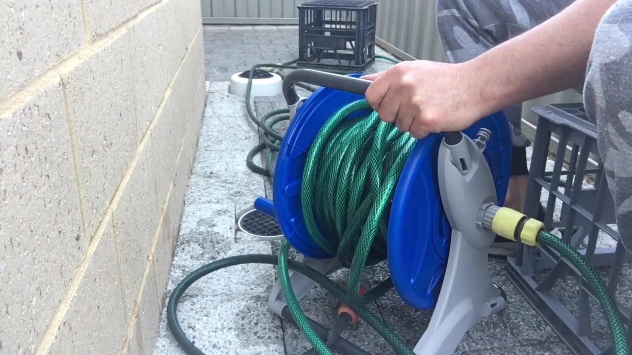 Winding Hose Reel from Aqua Systems - Timelapse (More detailed video in description)