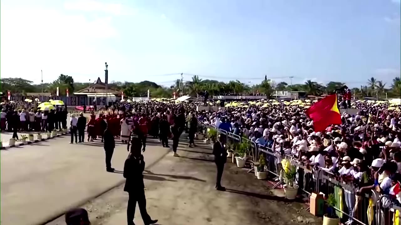 Pope Francis draws nearly half of East Timor population to open-air Mass | REUTERS