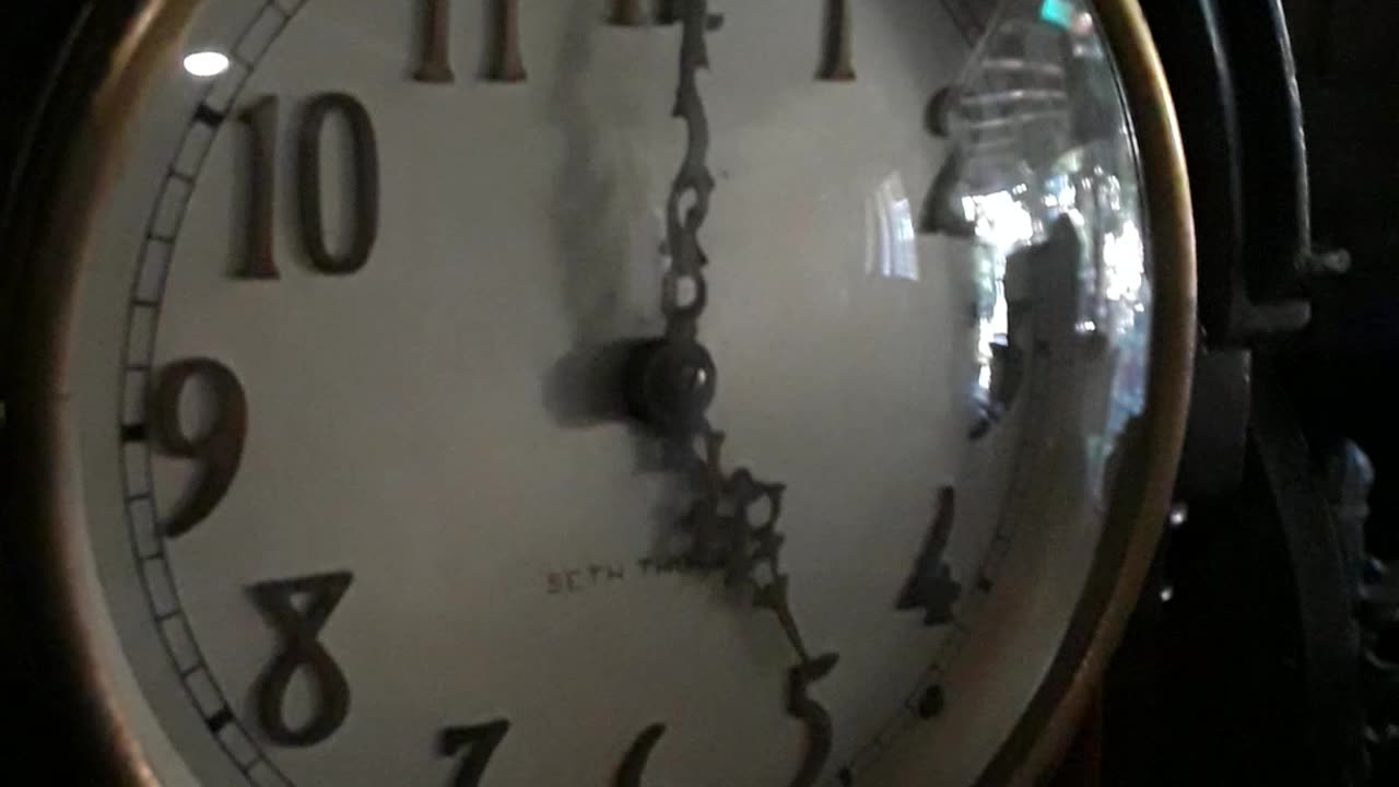 The Mantle clock (outside)