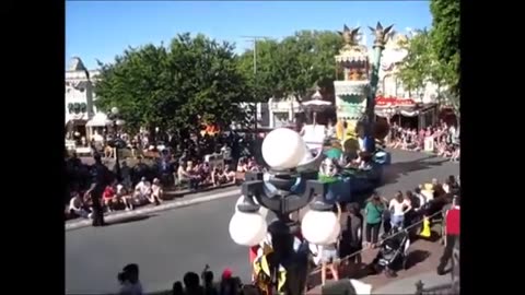 Disneyland 2017 Third Day- Parade