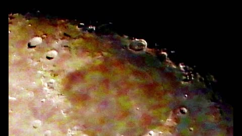 La lune éclairée à 74 % en Gibbeuse décroissante ! Le 1er janvier 2024.