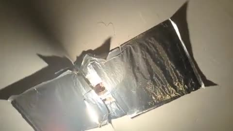 2023-07-05 (12) - L'ampoule est édifiante - Twitch Decheterie (clip)