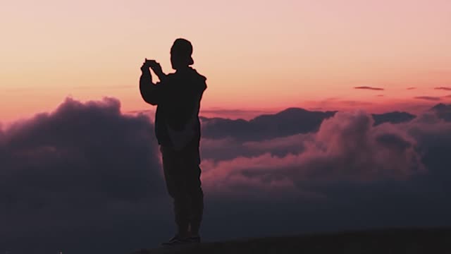 relaxing video with sun downing