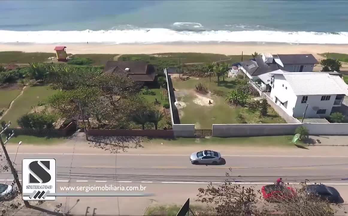 Casa em Itajuba Pé na Areia com área de terreno de pouco mais de 1200m²