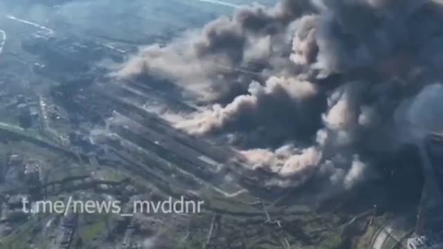 MARIUPOL UA: RUSSIAN AIRFORCE TAKES THE GLOVES OFF.... AZOV STEEL WORKS TAKES THE HIT