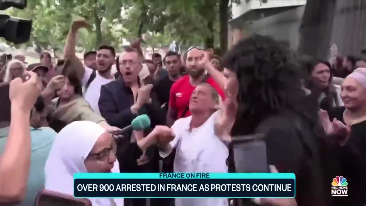 Over 900 arrested in France as protests continue